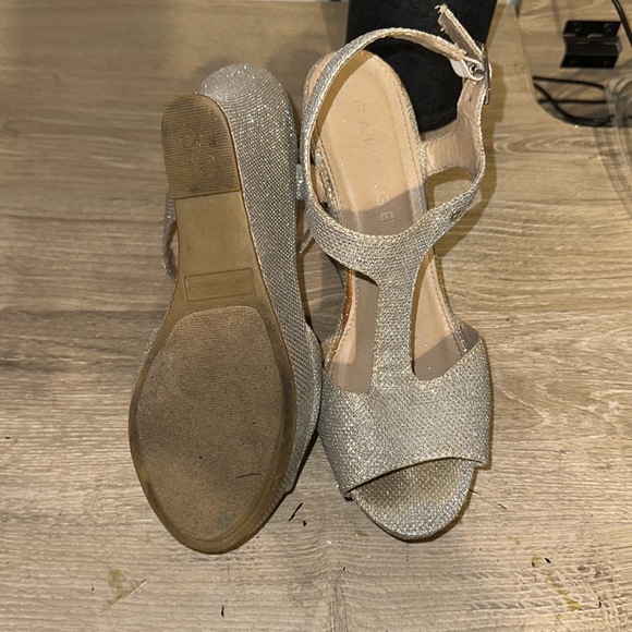 Sliver Glitter Wedge heels - Picture 3 of 3